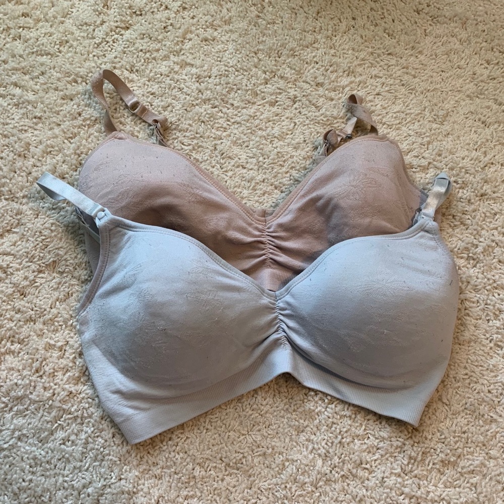 🤰 Pair of Jessica Simpson nursing bras